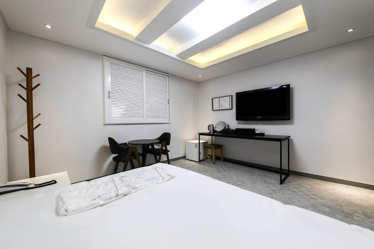 Mi Amor Motel Sokcho Exterior foto