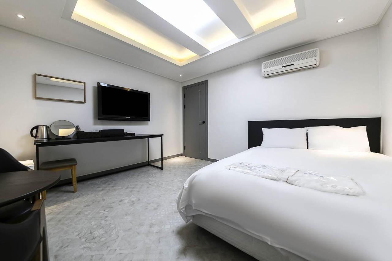 Mi Amor Motel Sokcho Exterior foto