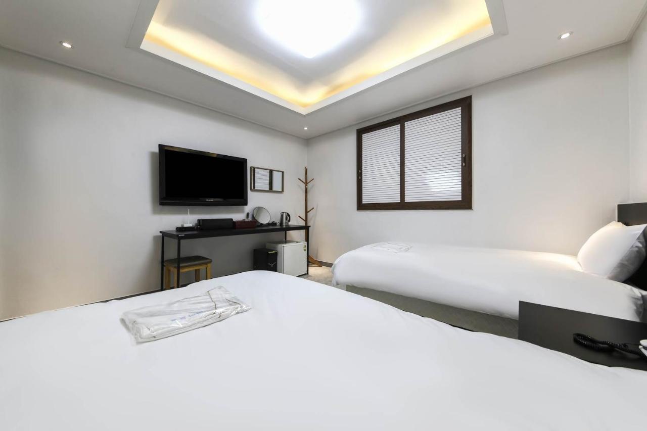 Mi Amor Motel Sokcho Exterior foto