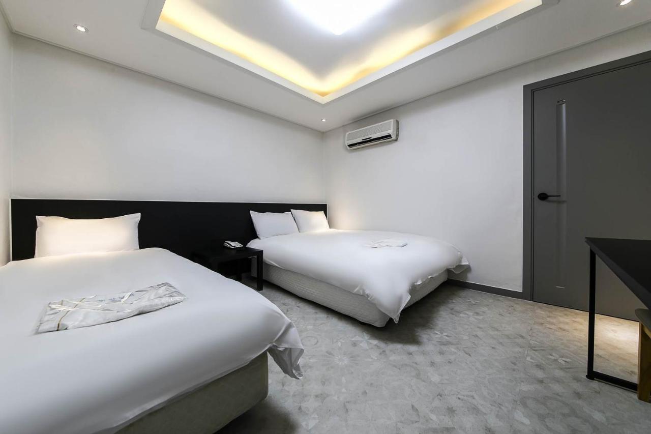 Mi Amor Motel Sokcho Exterior foto